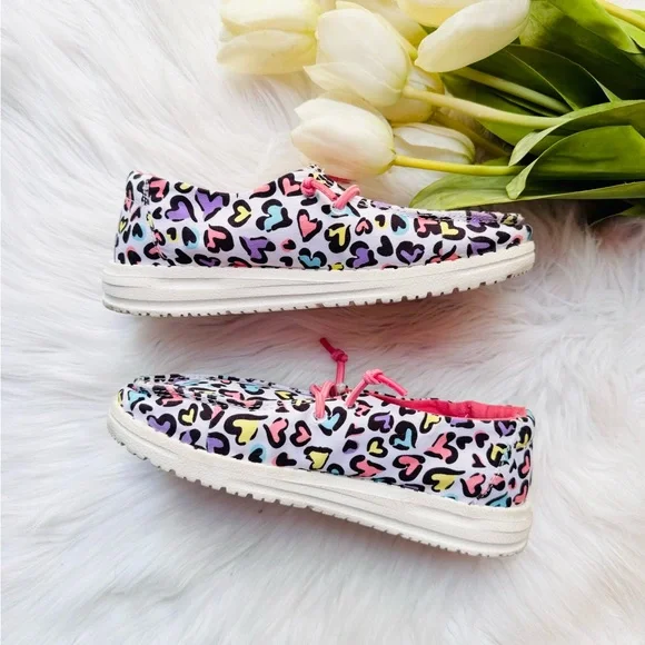 Kids Hey Dude Leopard Hearts Shoes - Picture 3 of 6